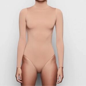 Skims - Tan Long Sleeve Turtleneck Bodysuit (XXS/XS)